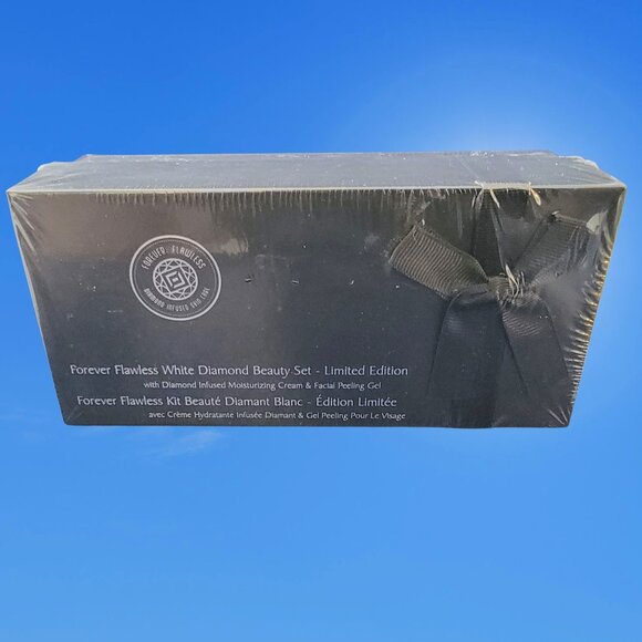 FOREVER FLAWLESS White Diamond Diamond Infuse Cream Facial Peeling Gel - Picture 1 of 7
